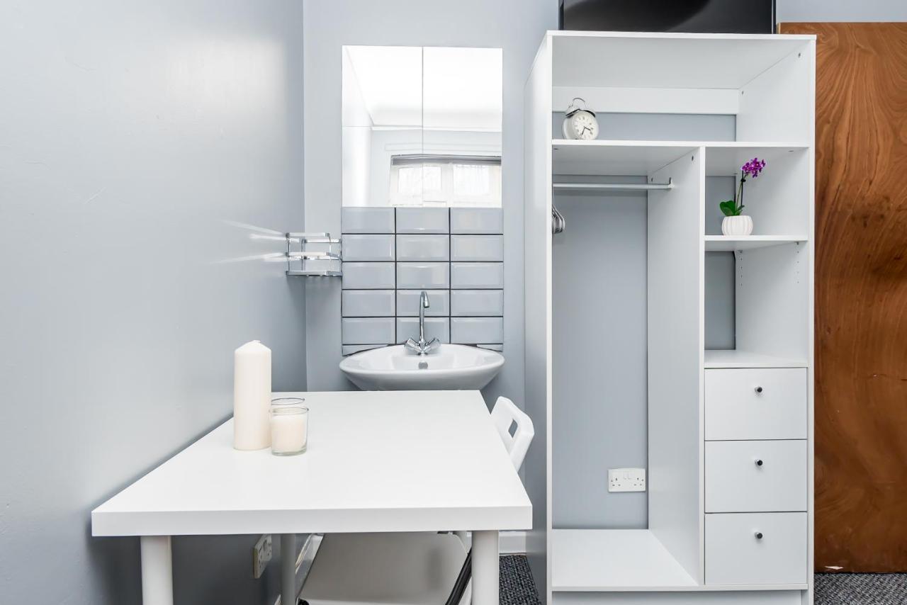 Shirley House 2, Self Catering Guest House, Self Check In, Smart Locks, 10 Min Walk To Southampton General, Aspire And Princess Anne Hospitals, Access To Fully Equipped Kitchen, Excellent Transport Links, Ideal For Longer Stays And Hospital Shifts Exterior foto