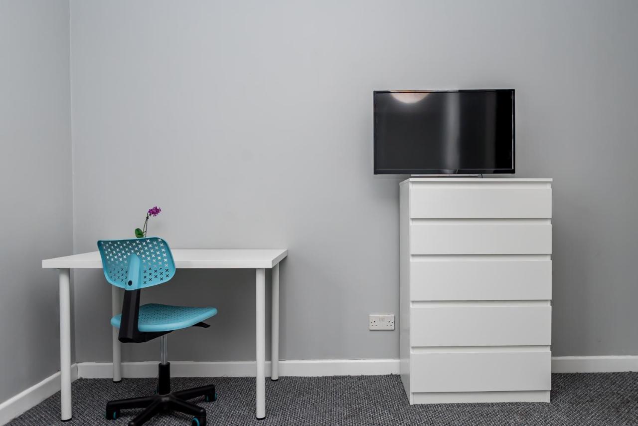Shirley House 2, Self Catering Guest House, Self Check In, Smart Locks, 10 Min Walk To Southampton General, Aspire And Princess Anne Hospitals, Access To Fully Equipped Kitchen, Excellent Transport Links, Ideal For Longer Stays And Hospital Shifts Exterior foto