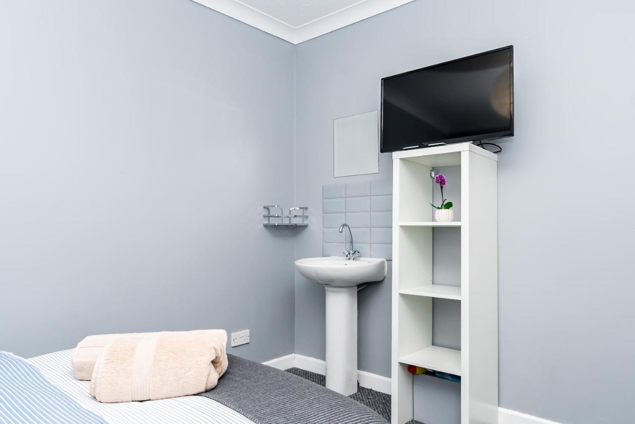 Shirley House 2, Self Catering Guest House, Self Check In, Smart Locks, 10 Min Walk To Southampton General, Aspire And Princess Anne Hospitals, Access To Fully Equipped Kitchen, Excellent Transport Links, Ideal For Longer Stays And Hospital Shifts Exterior foto