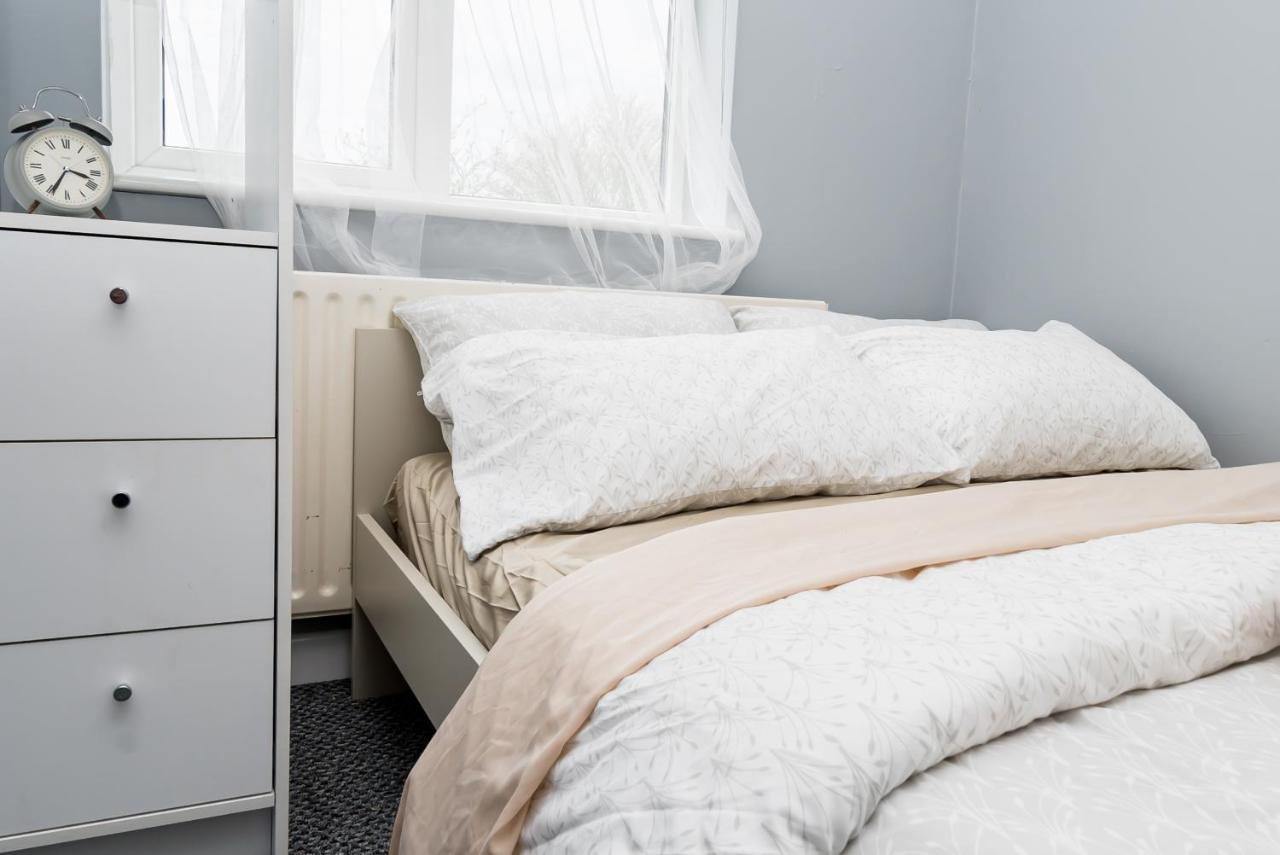 Shirley House 2, Self Catering Guest House, Self Check In, Smart Locks, 10 Min Walk To Southampton General, Aspire And Princess Anne Hospitals, Access To Fully Equipped Kitchen, Excellent Transport Links, Ideal For Longer Stays And Hospital Shifts Exterior foto