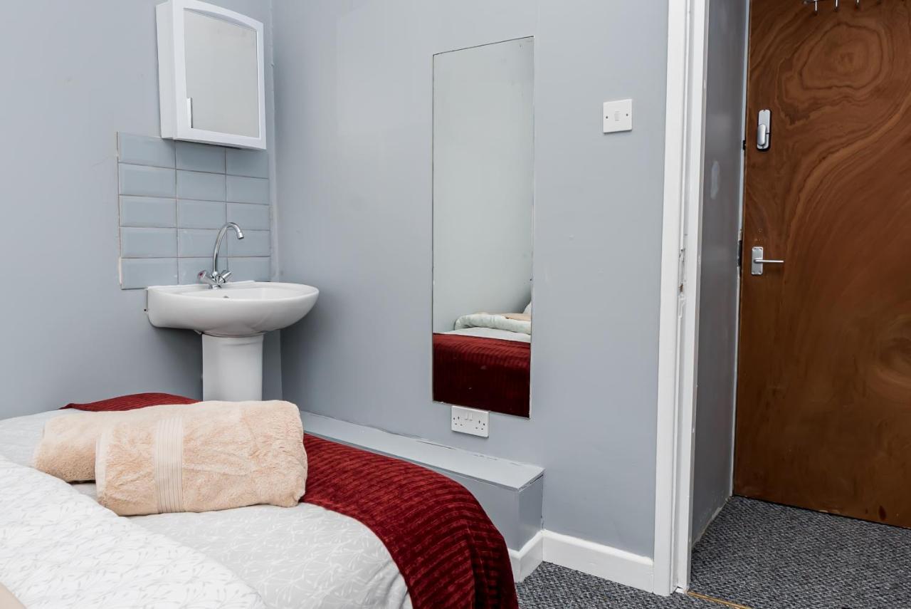 Shirley House 2, Self Catering Guest House, Self Check In, Smart Locks, 10 Min Walk To Southampton General, Aspire And Princess Anne Hospitals, Access To Fully Equipped Kitchen, Excellent Transport Links, Ideal For Longer Stays And Hospital Shifts Exterior foto