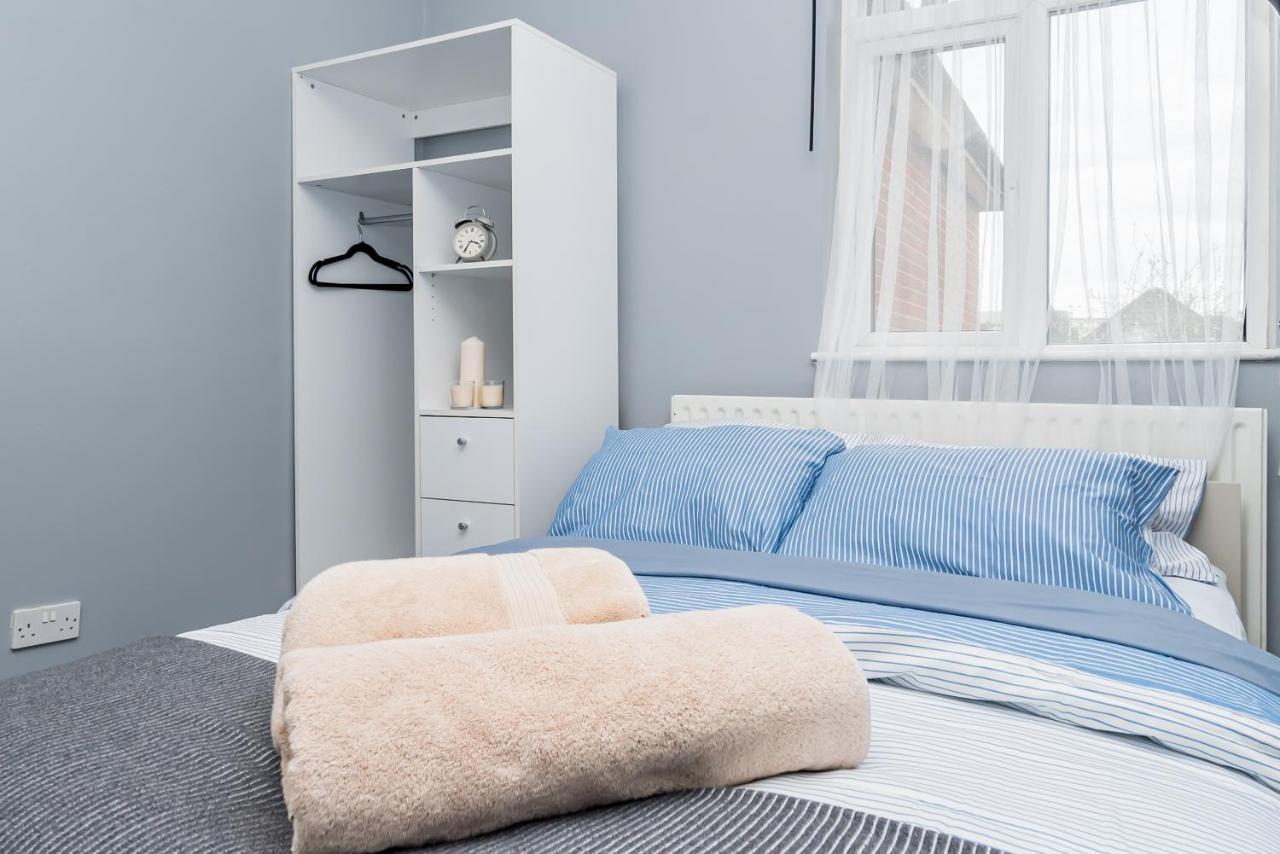 Shirley House 2, Self Catering Guest House, Self Check In, Smart Locks, 10 Min Walk To Southampton General, Aspire And Princess Anne Hospitals, Access To Fully Equipped Kitchen, Excellent Transport Links, Ideal For Longer Stays And Hospital Shifts Exterior foto